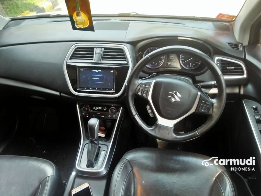 Jual Mobil Suzuki SX4 S-Cross 2018 AKK 1.5 di Jawa Barat Automatic