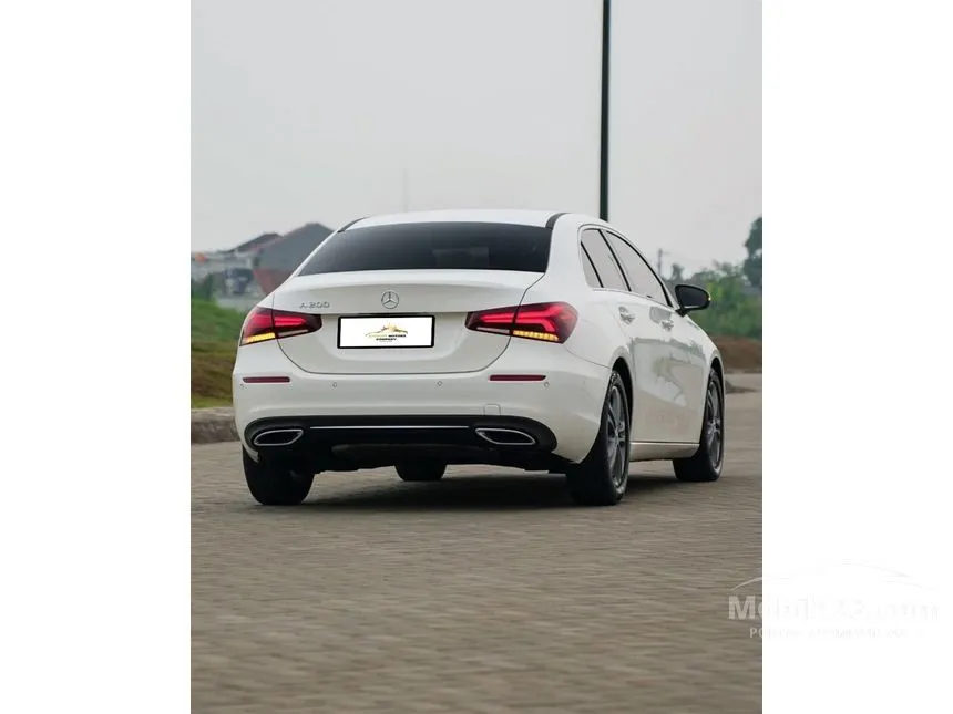 2022 Mercedes-Benz A200 progressive line Sedan