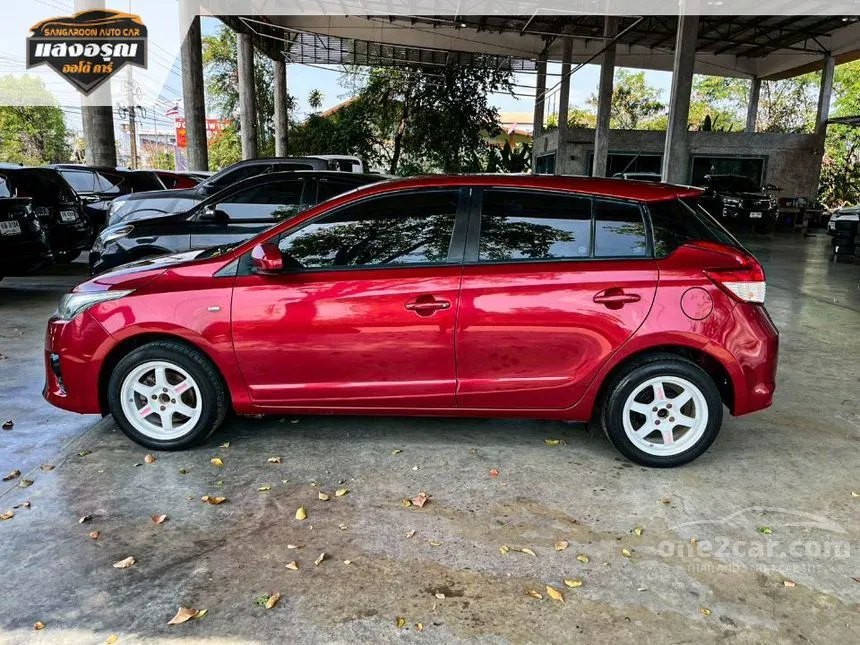 2014 Toyota YARIS J Hatchback