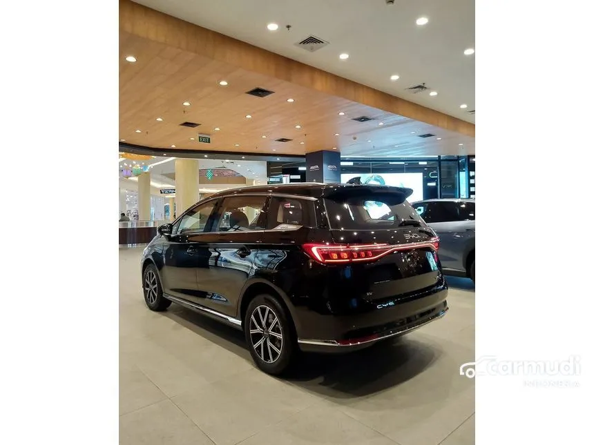 2025 BYD M6 Standard 7-seaters MPV