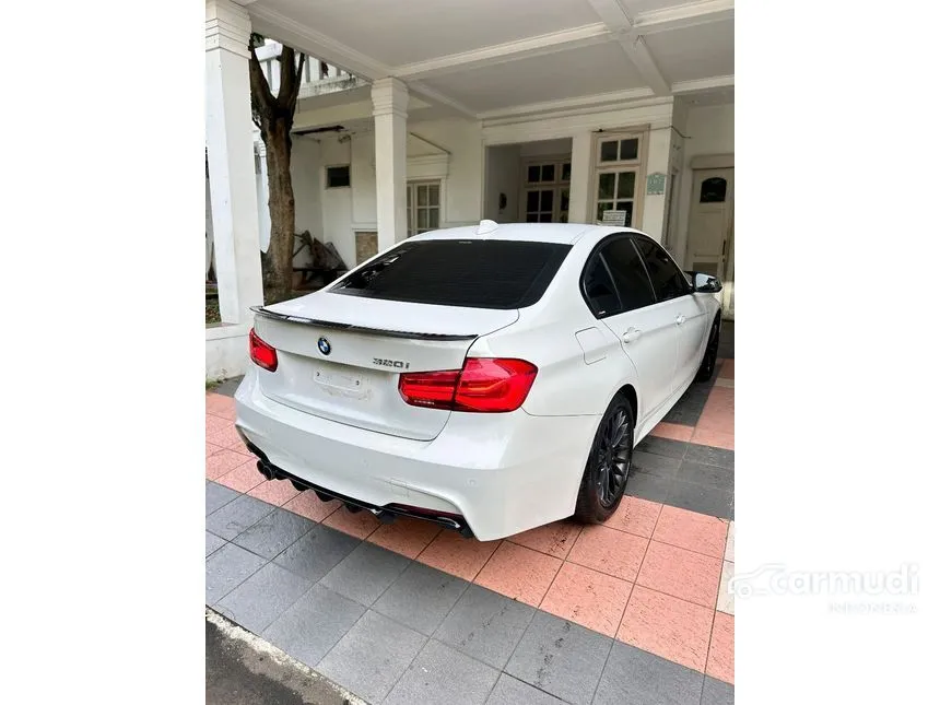2019 BMW 320i Sport Shadow Edition Sedan