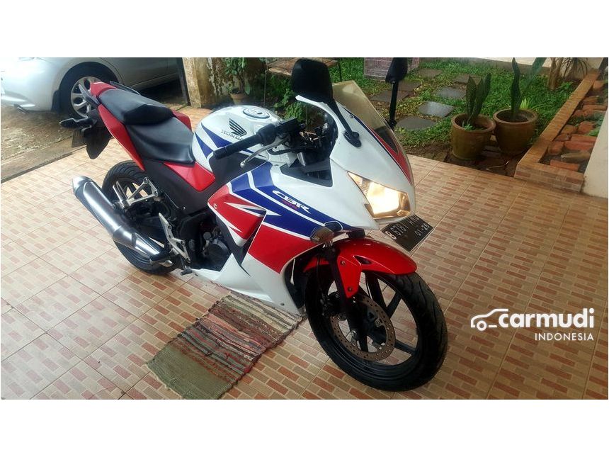 Jual Motor Honda CBR 2015 150R 0.1 di Indonesia (Lainnya) Manual Sport