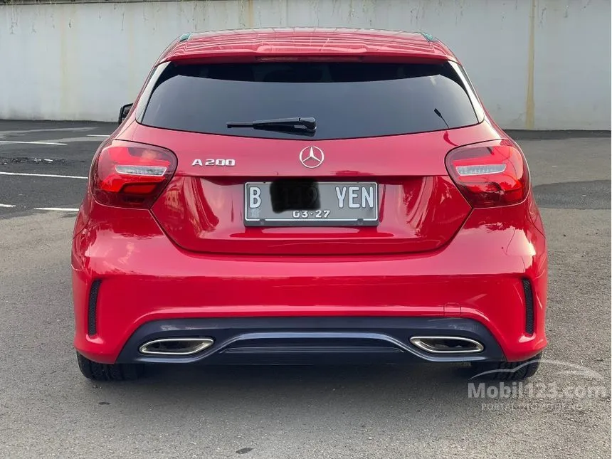 2015 Mercedes-Benz A200 Urban Hatchback