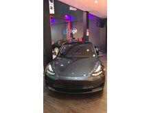 SPECIAL PRICE Tesla Model 3 Standard Range Plus Sedan Midnight Silver Metallic on Black 2020