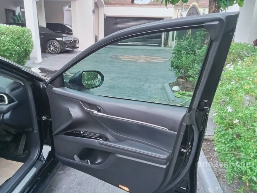 2018 Toyota CAMRY Hybrid Sedan
