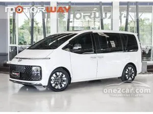 2023 Hyundai Staria 2.2 Premium with sunroof Van
