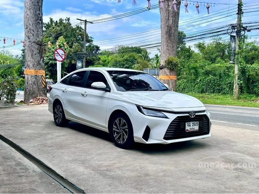2023 Toyota Yaris Ativ Smart Sedan