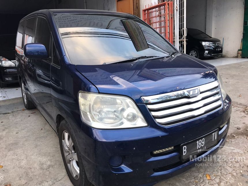 Jual Mobil  Toyota  Noah 2004  2 0 di Jawa Barat Automatic 