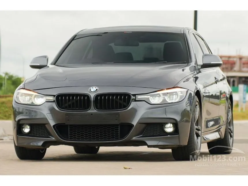 2019 BMW 330i Sport Shadow Edition Sedan