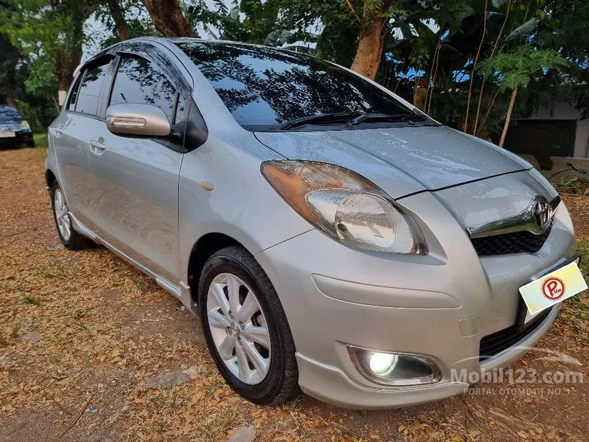 2010 Toyota Yaris E Hatchback