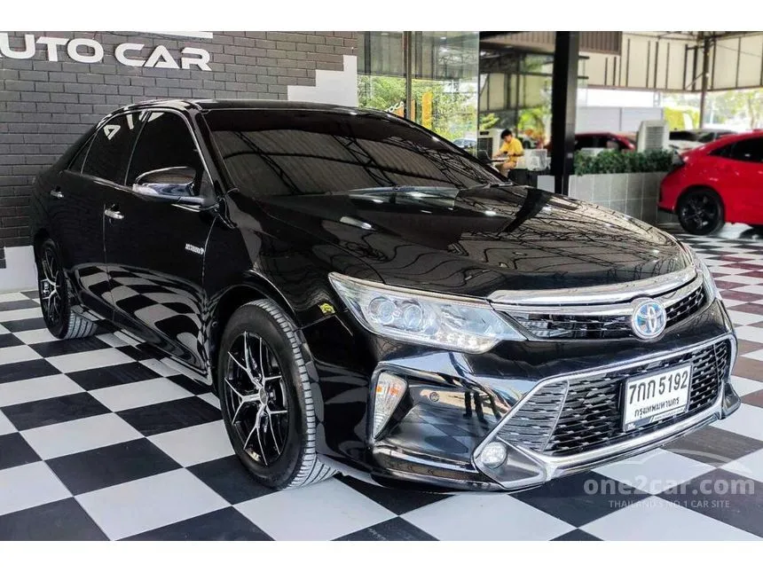2018 Toyota Camry Hybrid Premium Sedan