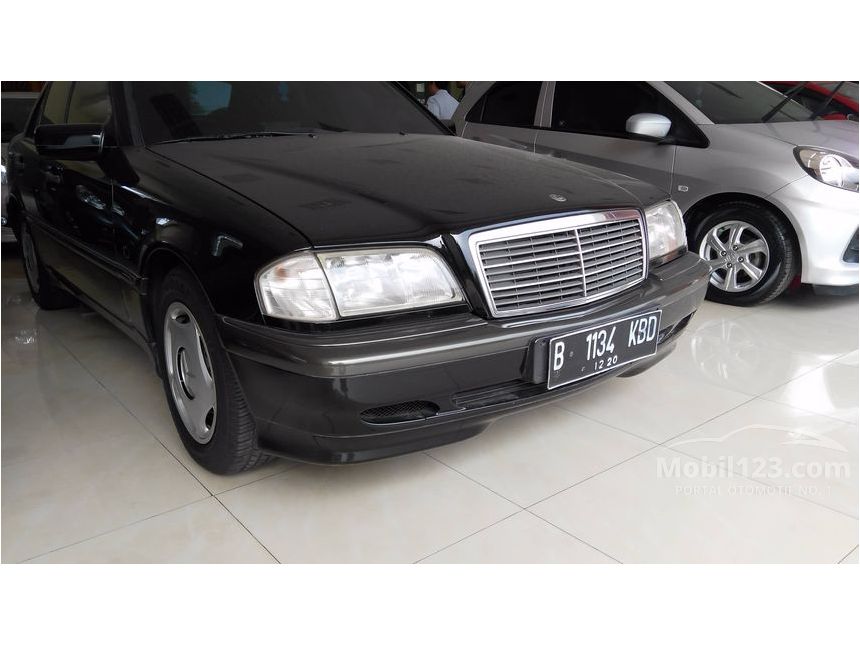 Jual Mobil  Mercedes Benz C230 2000 W202 2 3 di Jawa Barat 