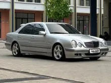 2000 Mercedes-Benz E320 3.2 Sedan