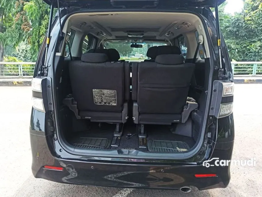 2013 Toyota Vellfire Z MPV
