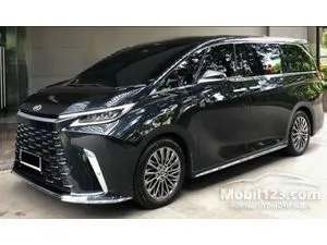2023 Lexus LM 350h 2.5 7 Seater MPV