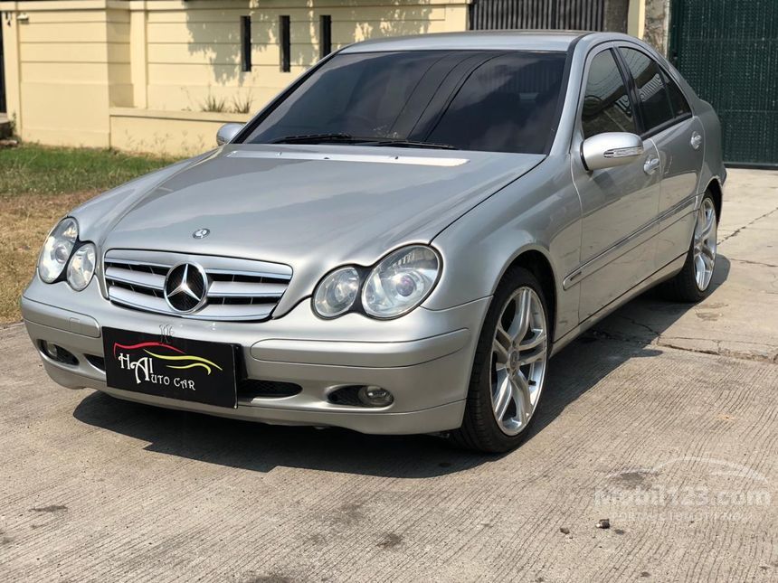 Мерседес c180 w203