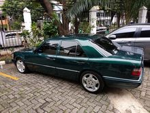 1994 Mercedes-Benz E220 2.2 Sedan
