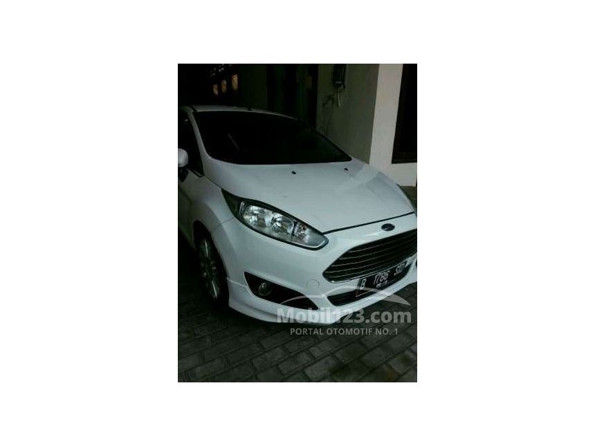 Jual Mobil  Ford  Fiesta 2014 EcoBoost S 1 0 di Jawa Timur  