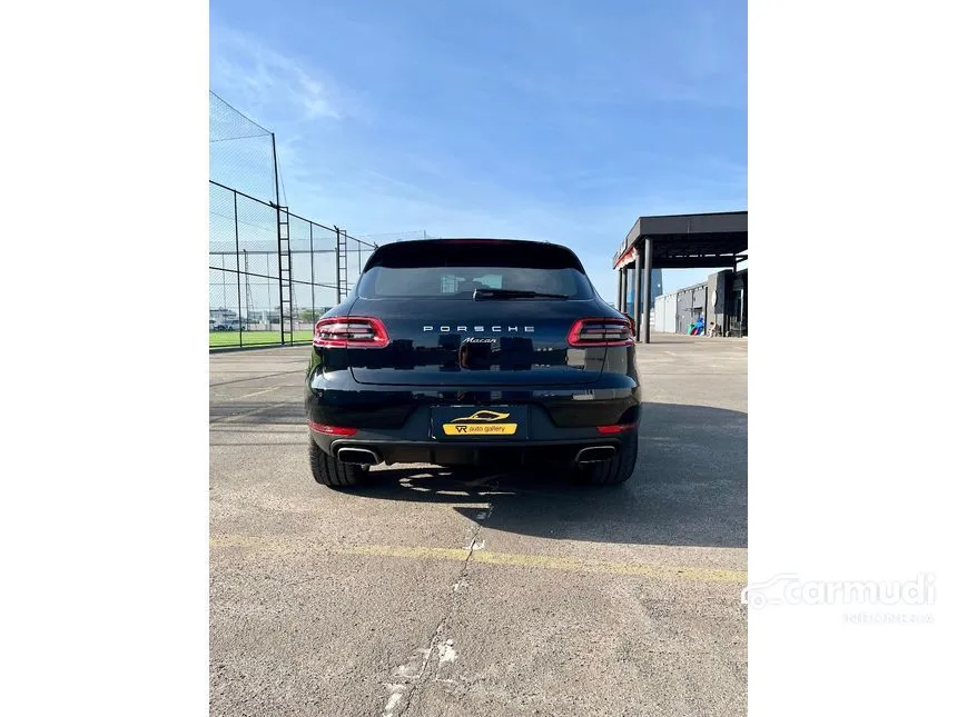 2016 Porsche Macan SUV