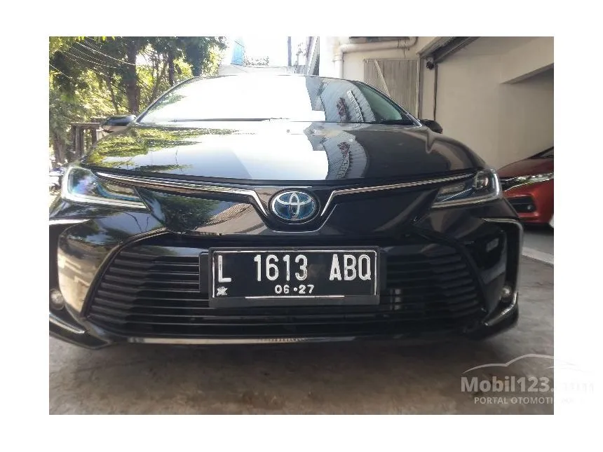 Jual Mobil Toyota Corolla Altis 2021 HYBRID 1.8 di Jawa Timur Automatic Sedan Hitam Rp 400.000.000
