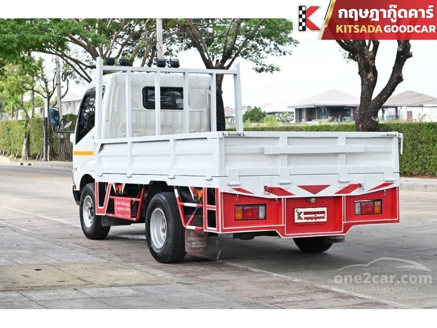 2023 HINO 300 Truck