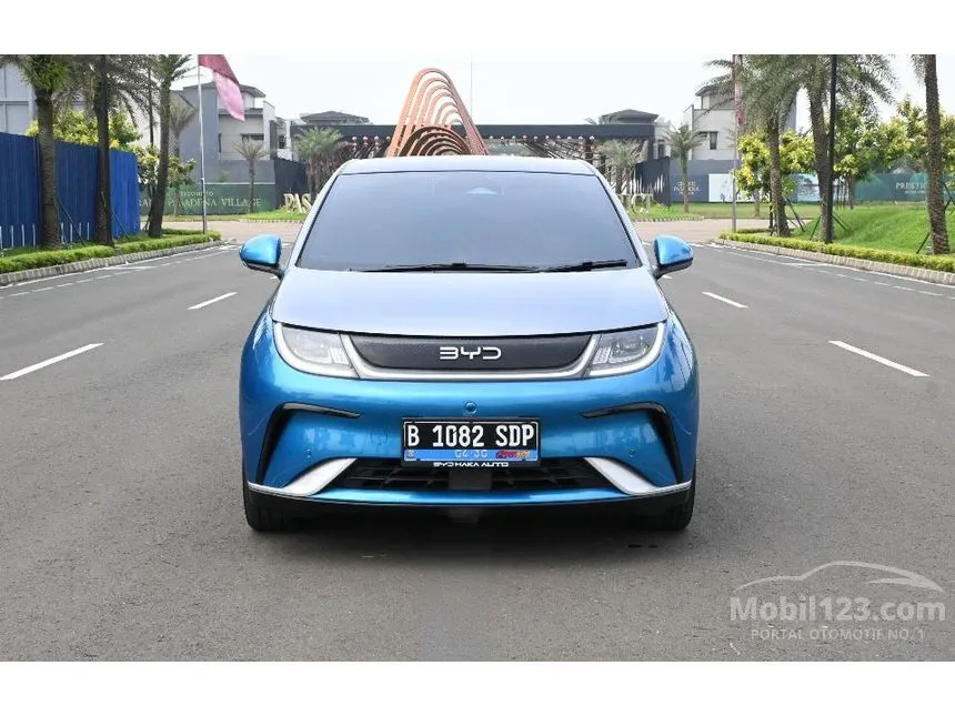 2024 BYD Dolphin Premium Extended Range Hatchback
