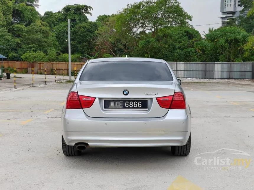 2012 BMW 320i Executive Sedan