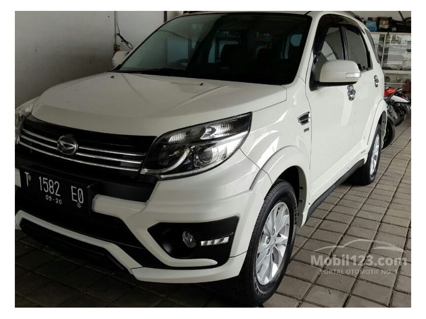 Jual Mobil Daihatsu Terios 2015 ADVENTURE R 1.5 di Jawa 