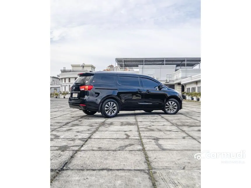 2017 KIA Grand Sedona Platinum MPV