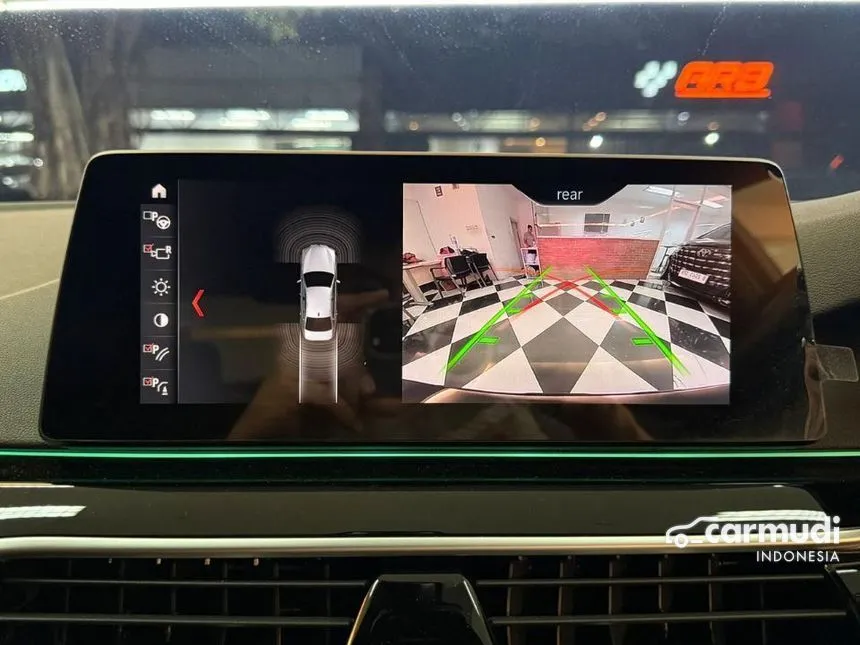 2019 BMW 520i Luxury Sedan