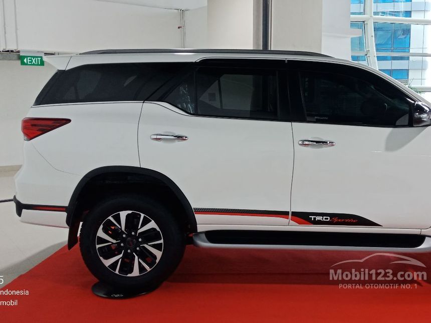 Jual Mobil Toyota Fortuner 2018 TRD 2.4 di Jawa Timur 