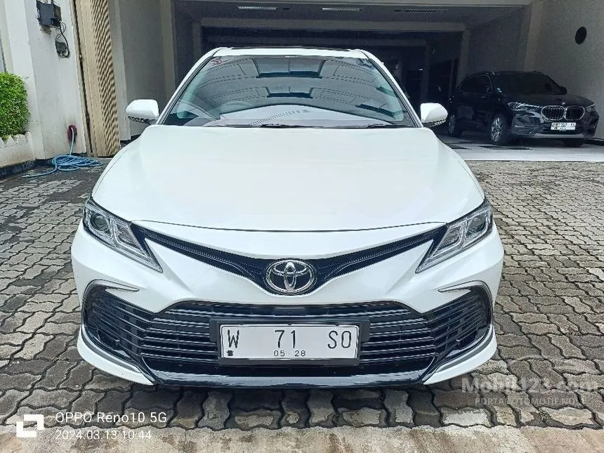 Jual Mobil Toyota Camry 2022 V 2.5 di Jawa Timur Automatic Sedan Putih Rp 630.000.000