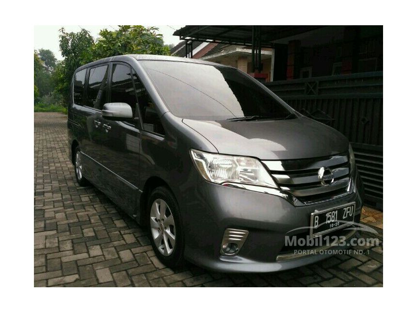 Jual Mobil Nissan Serena 2013 Panoramic 2.0 di Jawa Barat 