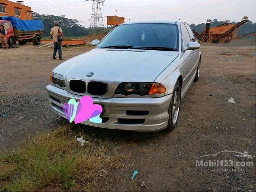 Jual Mobil BMW 318i 2001 E46 1.9 di Jawa Tengah Automatic Sedan Silver