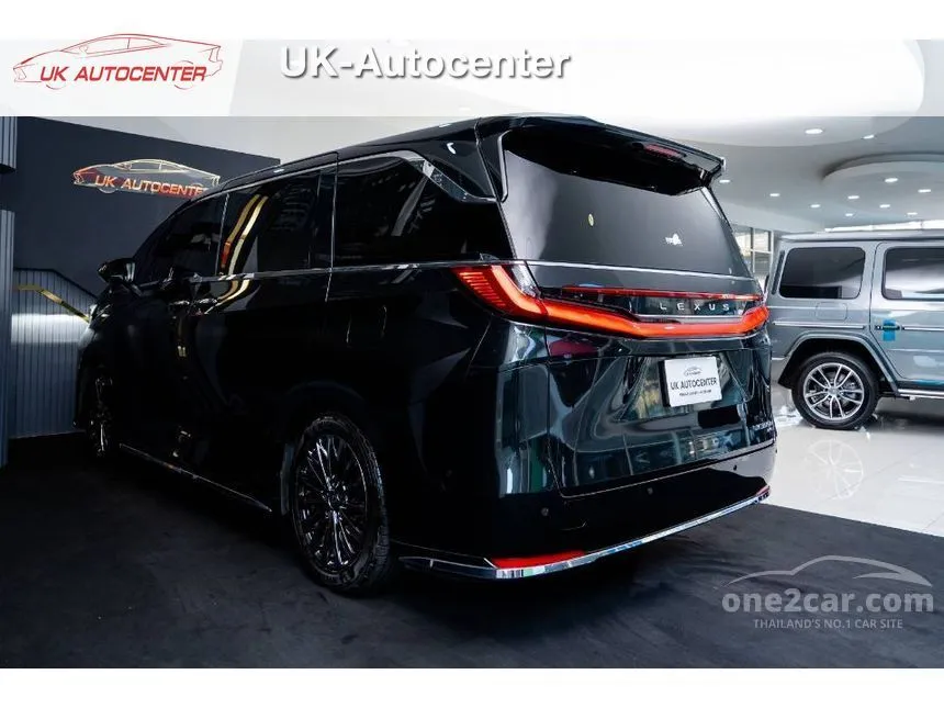 2023 Lexus LM350h Executive Van