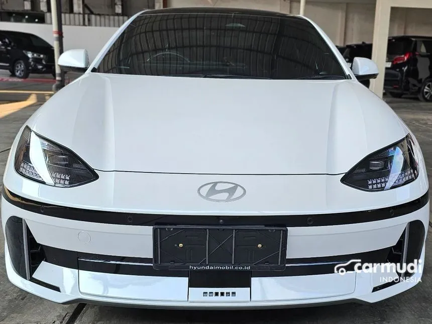 2023 Hyundai IONIQ 6 Signature Long Range Sedan