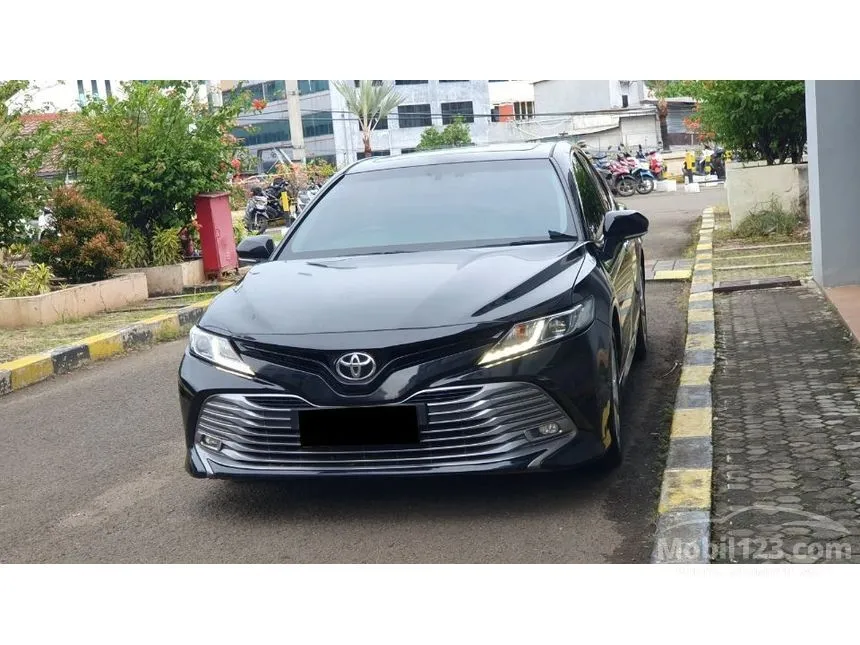 2020 Toyota Camry V Sedan