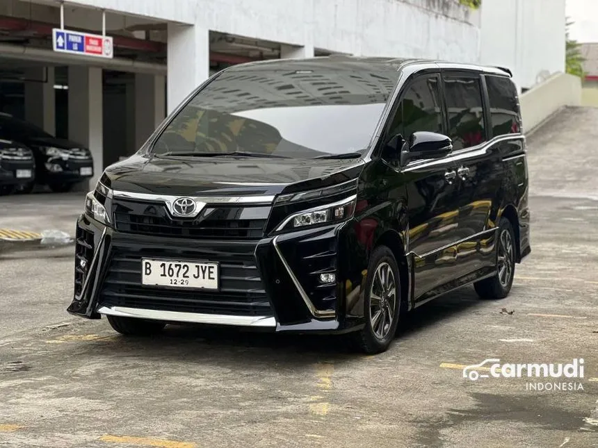 2018 Toyota Voxy MPV