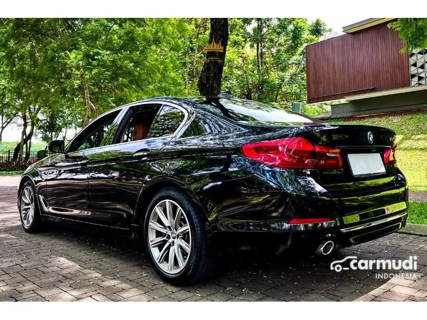 2018 BMW 520i Luxury Sedan