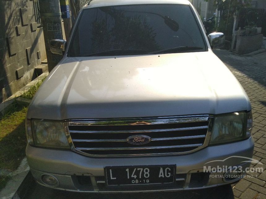 Jual Mobil Ford Everest 2004 XLT 2.5 di Jawa Timur 