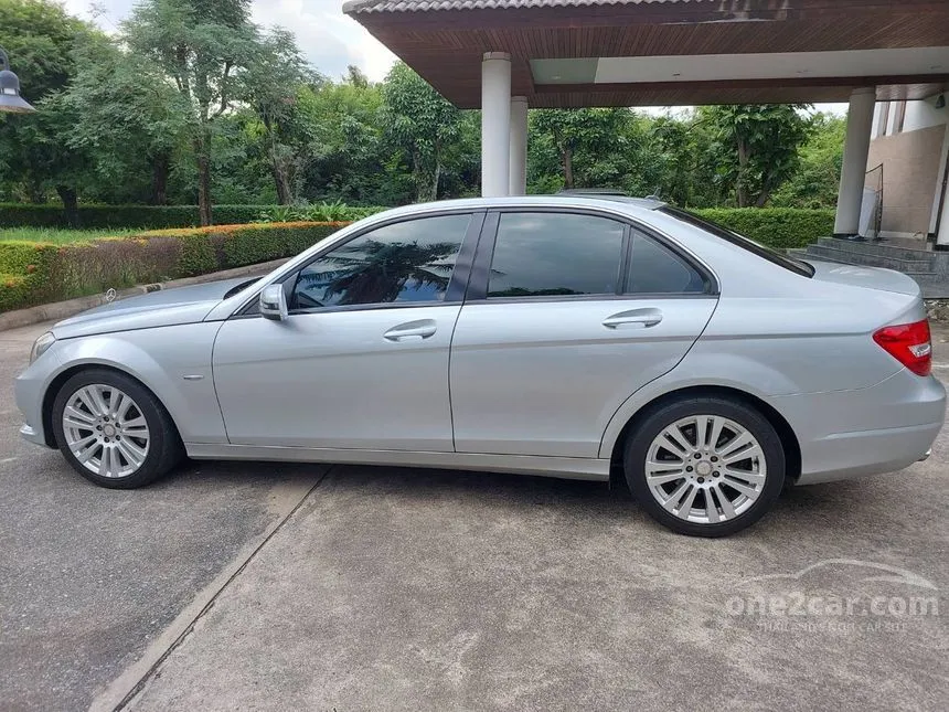 2012 Mercedes-Benz C200 CGI Elegance BlueEFFICIENCY Sedan
