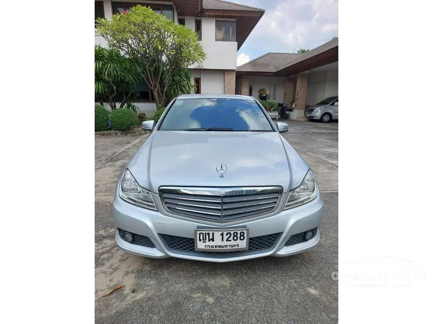 2012 Mercedes-Benz C200 CGI Elegance BlueEFFICIENCY Sedan