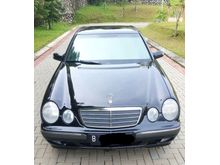 2001 Mercedes-Benz E260 2.6 Elegance Sedan