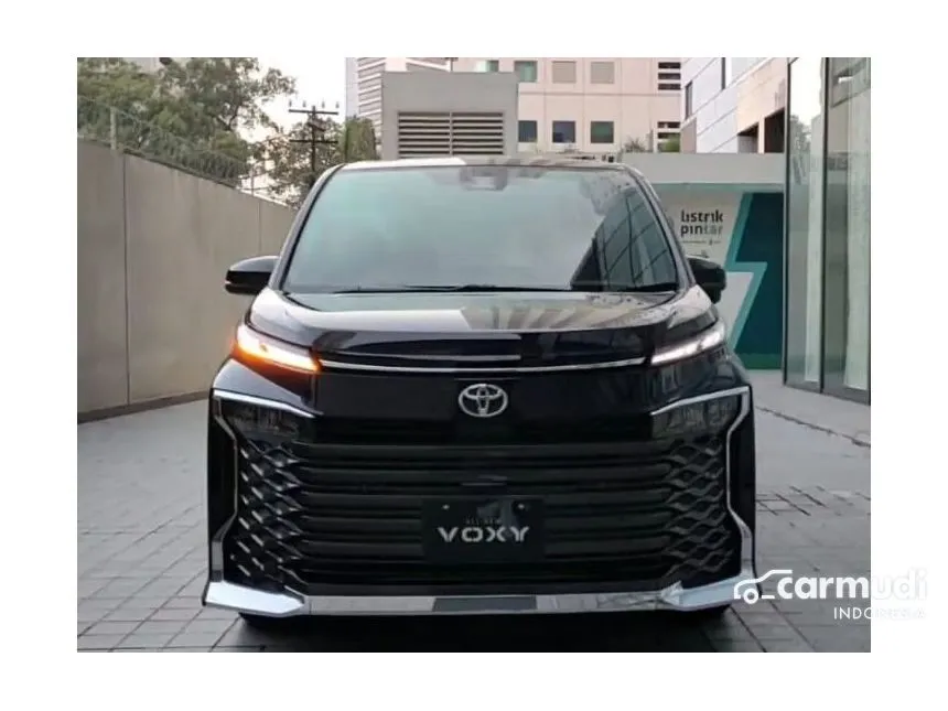 Jual Mobil Toyota Voxy 2024 2.0 di Jawa Timur Automatic Van Wagon Hitam Rp 592.800.000