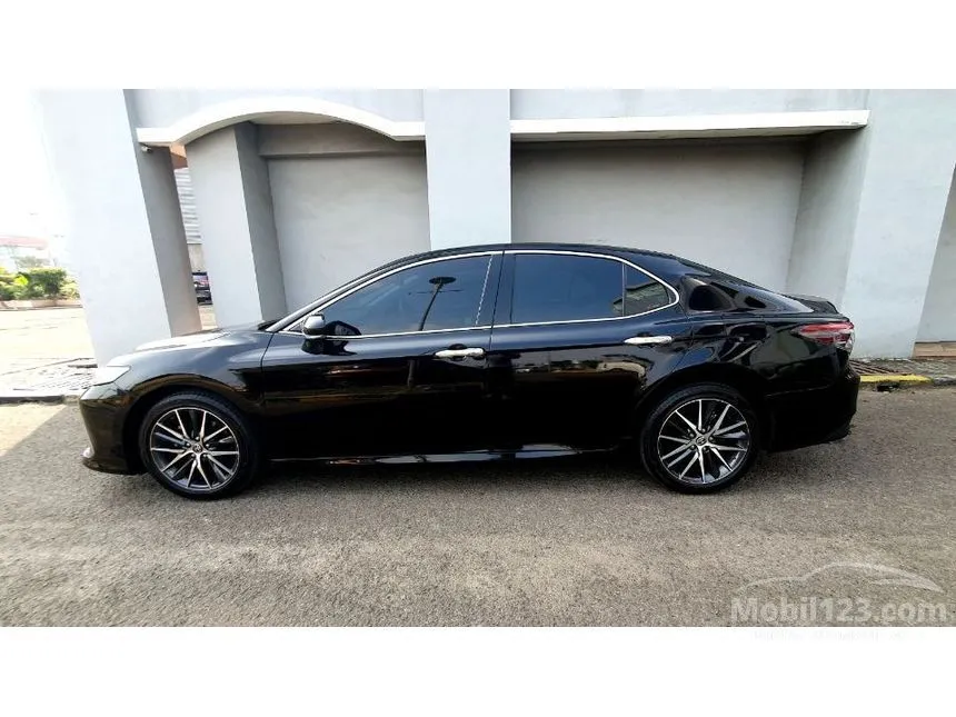 2023 Toyota Camry V Sedan
