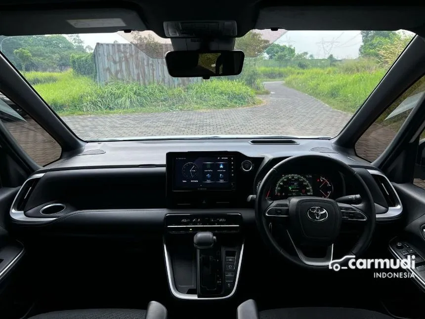 2022 Toyota Voxy (Premium Color) MPV