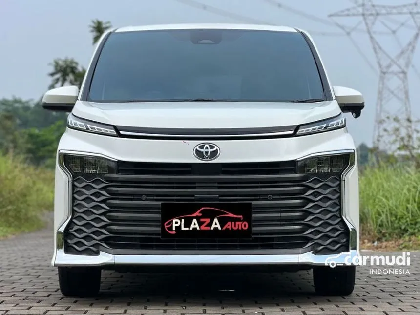 2022 Toyota Voxy (Premium Color) MPV