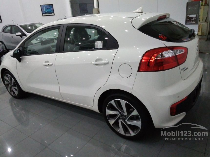  Jual  Mobil KIA  Rio  2022 Platinum 1 4 di Jawa Barat 