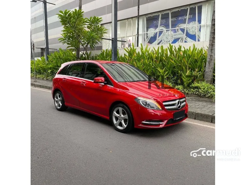 2013 Mercedes-Benz B200 Sport Hatchback