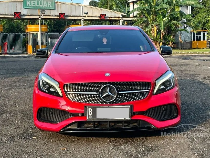 2015 Mercedes-Benz A200 Urban Hatchback